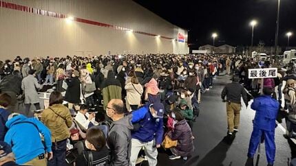 【速報】コストコ南アルプス倉庫店がオープン　予定より2時間半前倒し　午前3時半ごろには1000人以上、大勢の開店待ちの客に対応　山梨県